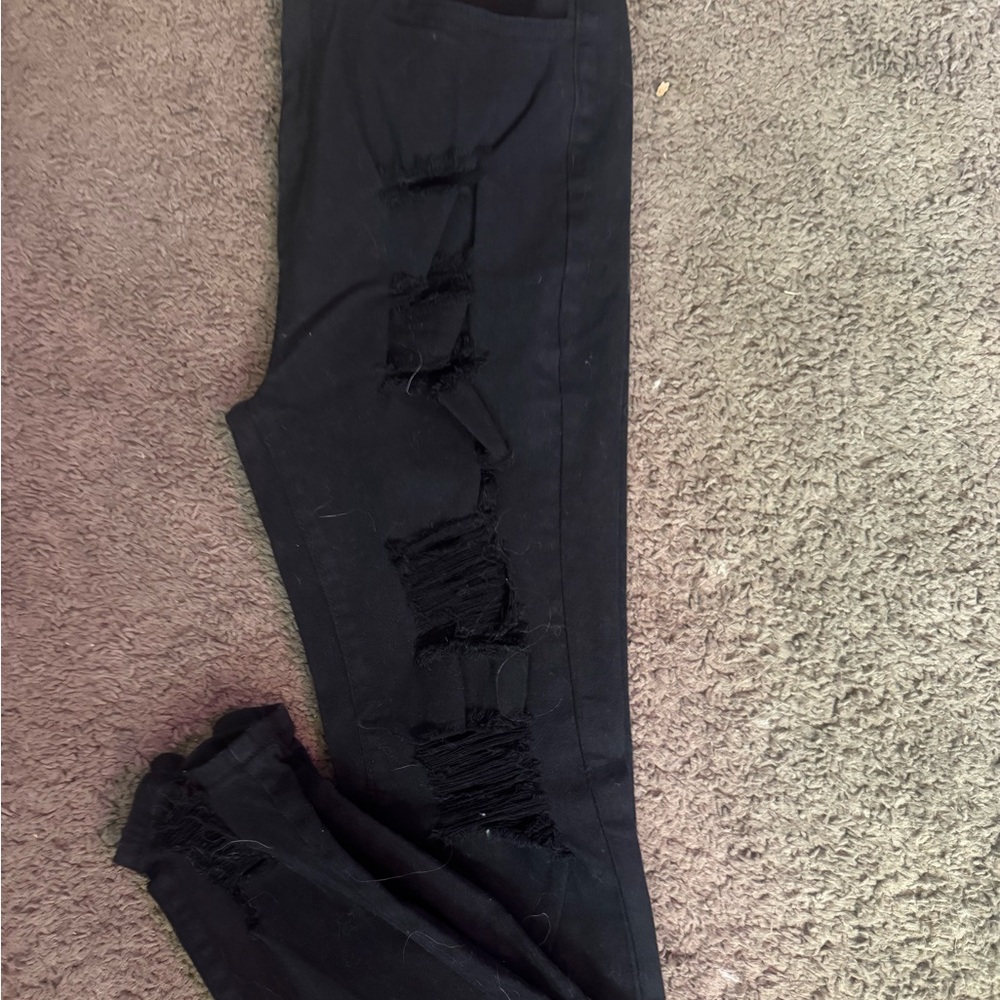 Women’s Size 10 Black Destroyed Jegging